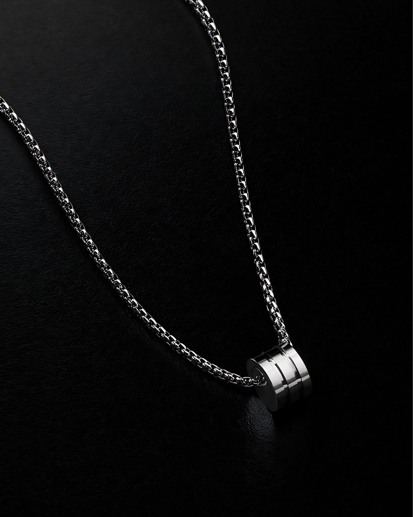Men’s Anti-Tarnish Eclipse Trinity Pendant (SILVER)